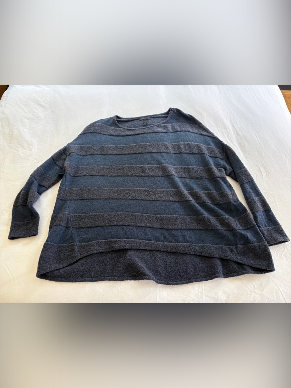 Sarah Pacini two tone navy wool Crewneck Sweater, fits medium to large